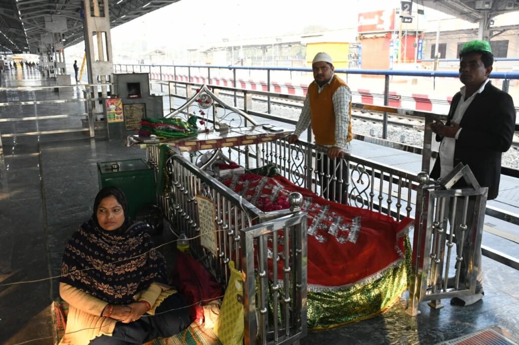 News :स्टेशन से मज़ार हटाने के मामले मे मौलाना शहाबुद्दीन